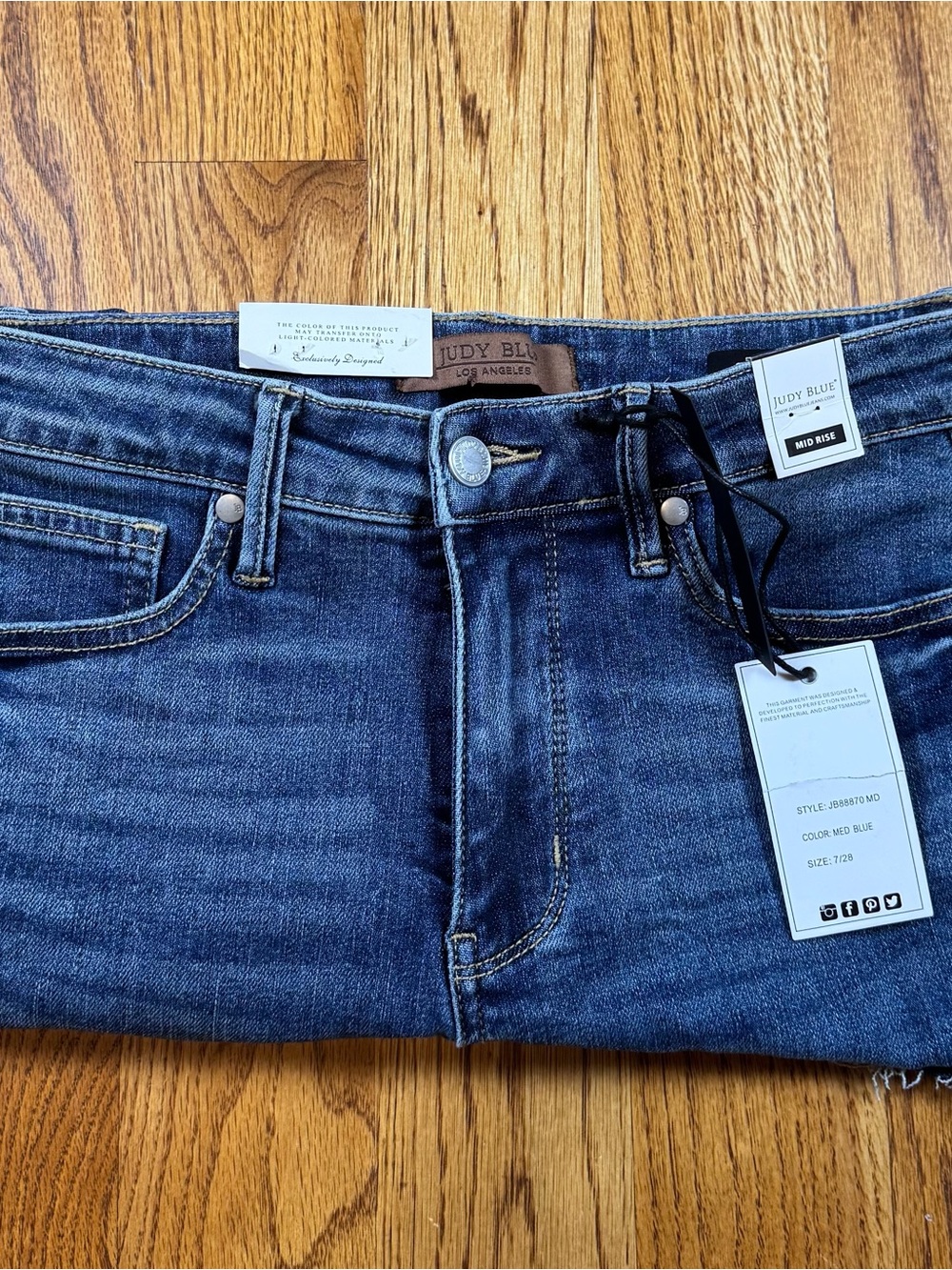 Judy Blue NWT Straight-Leg Jeans in Dark Blue Wash 7/28 - Picture 4 of 5